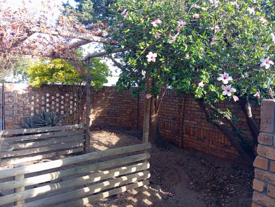 5 Bedroom Property for Sale in Victoria Park Western Cape